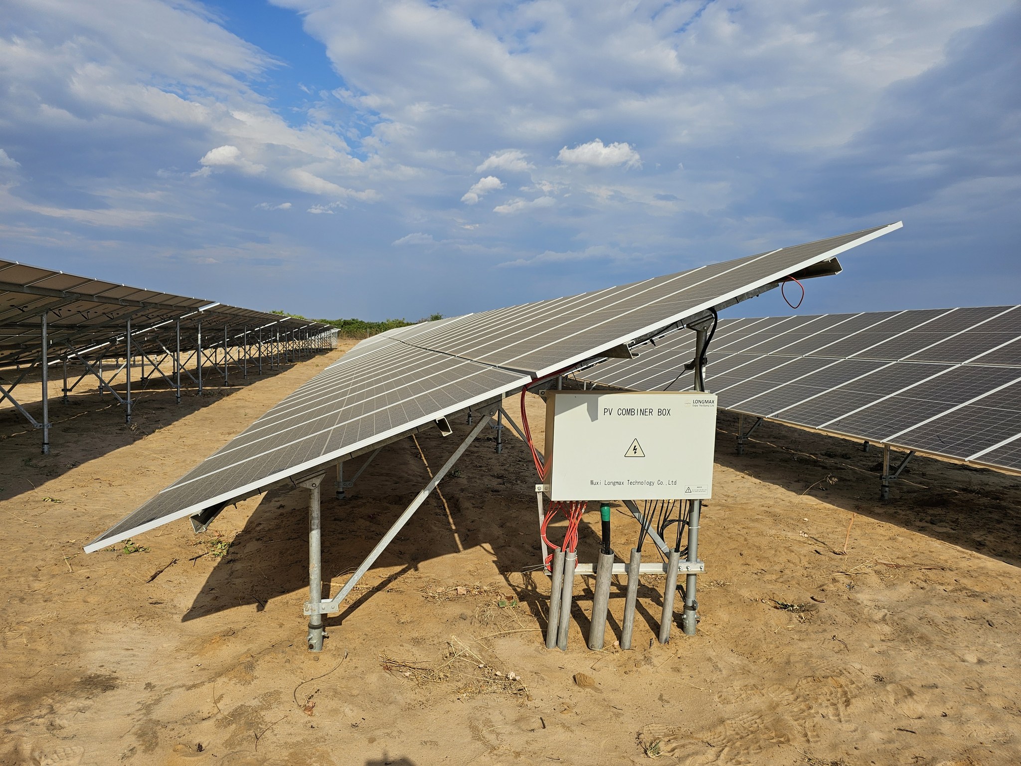 PV combiner and array